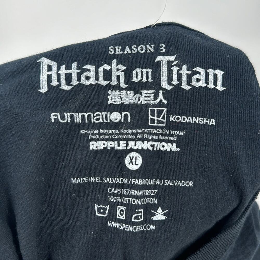 NWOT attack on Titan black graphic T-shirt - Picture 3 of 3